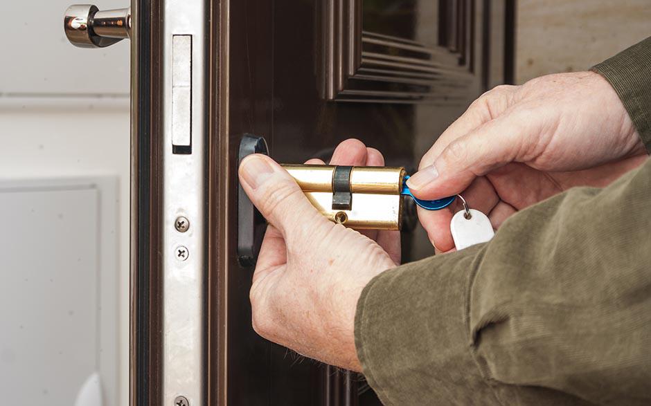 porte intérieure bloquée Arpajon